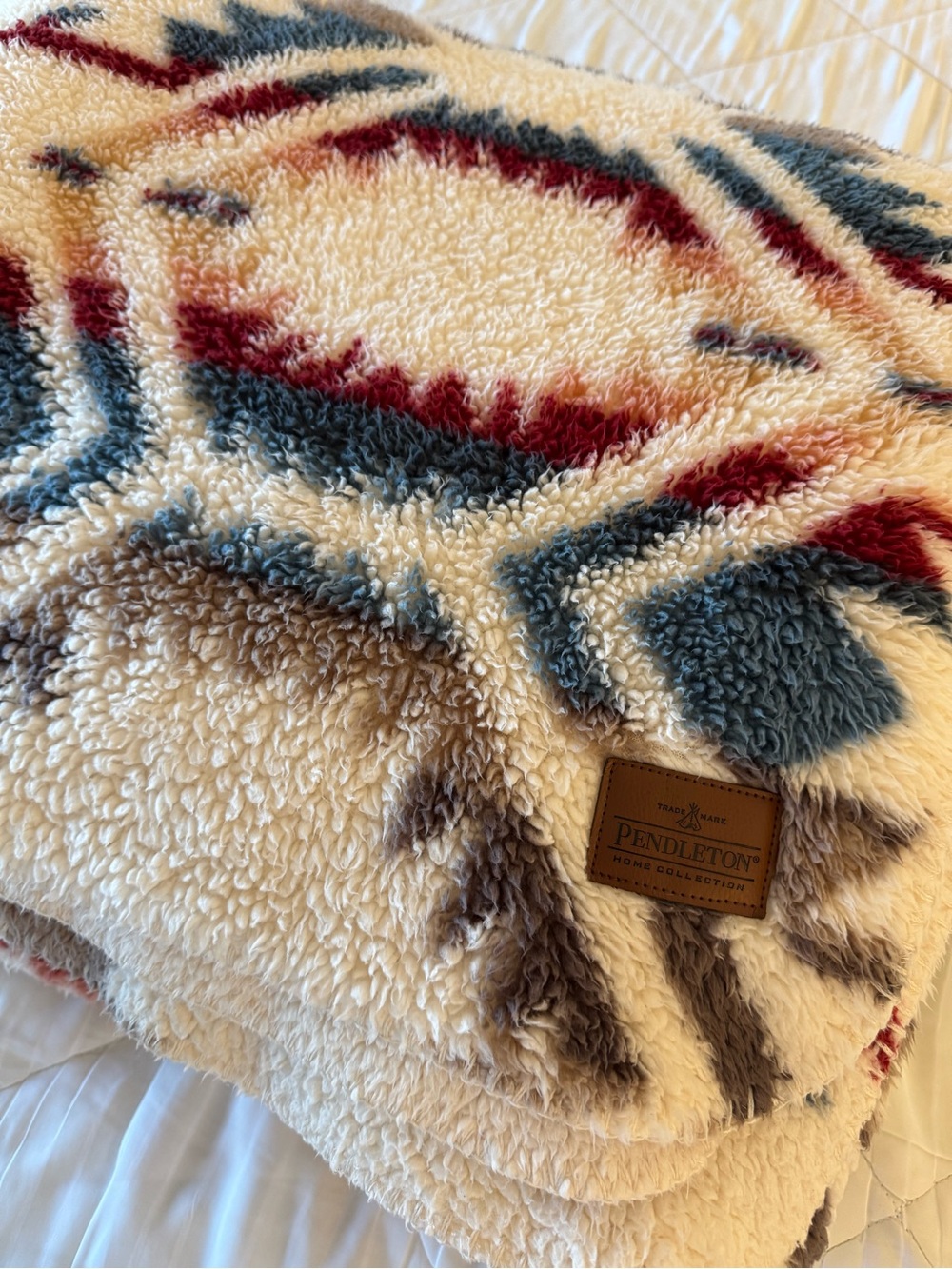 Pendleton Fleece Blanket - King - Picture 6 of 6